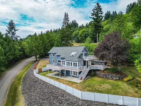 42 Maxview Dr, Port Ludlow, WA 98365