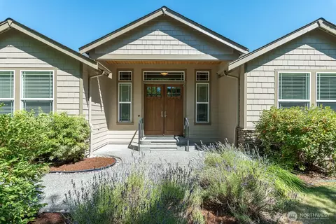 17239 Bulltrout Ln, Mount Vernon, WA 98274