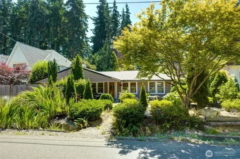 10425 SE 20th St, Bellevue, WA 98004