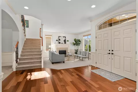 Entry Way - 2022 240th Pl SE, Bothell, WA 98021 photo 2 of 2
