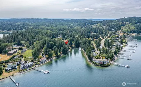 408 7th Ave, Fox Island, WA 98333