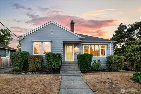 8559 25th Ave NW, Seattle, WA 98117