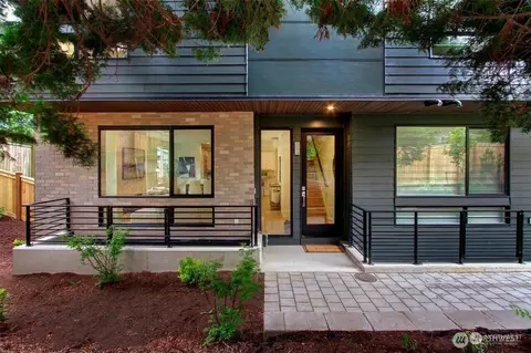 505 2nd Ave #A, Kirkland, WA 98033