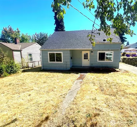 12034 68th Ave S, Seattle, WA 98178