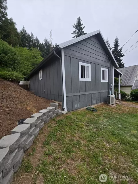 684 NE Franklin Ave, Chehalis, WA 98532