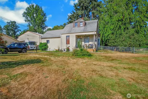 9610 E F St, Tacoma, WA 98445