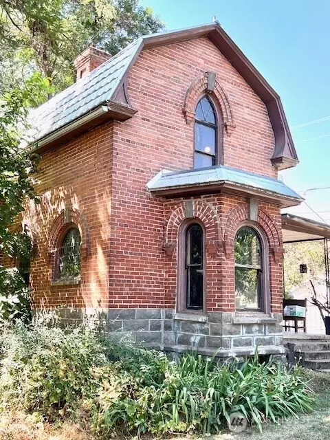 507 N 3rd St, Dayton, WA 99328