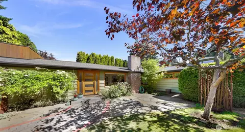 105 Acacia Pl, Bellingham, WA 98225