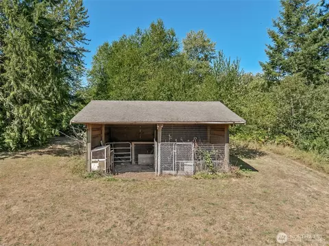 Exterior - 39609 188th Ave SE, Enumclaw, WA 98022 photo 6 of 9