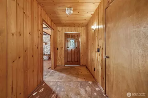 Entry Way - 39609 188th Ave SE, Enumclaw, WA 98022 photo 1 of 2