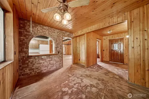 Entry Way - 39609 188th Ave SE, Enumclaw, WA 98022 photo 2 of 2