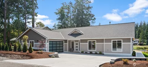 250 Cameron Dr, Port Ludlow, WA 98365