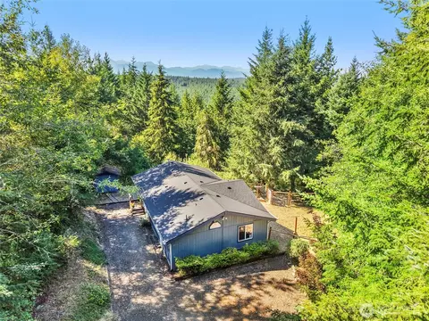 1571 NE Bear Ridge Rd, Belfair, WA 98528