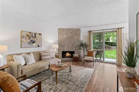 12515 NE 145th Pl #D121, Kirkland, WA 98034