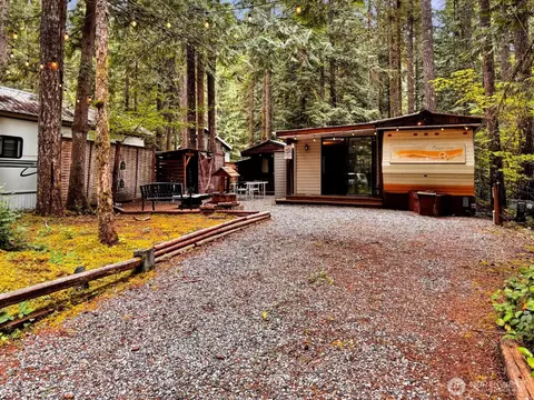 101 3 Sunset Cir, Deming, WA 98244