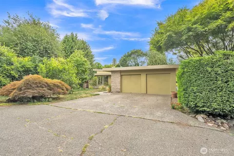 11521 Corliss Ave N, Seattle, WA 98133