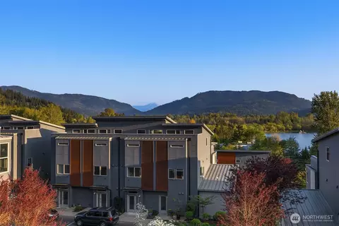4242 213th Pl SE #20, Issaquah, WA 98029