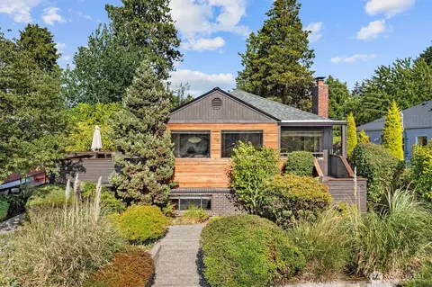 9740 Phinney Ave N, Seattle, WA 98103