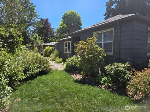 319 Sawyer St NE, Olympia, WA 98506