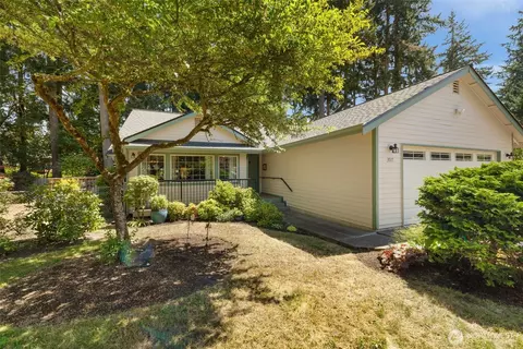 3917 SE Tennis Ct, Port Orchard, WA 98366