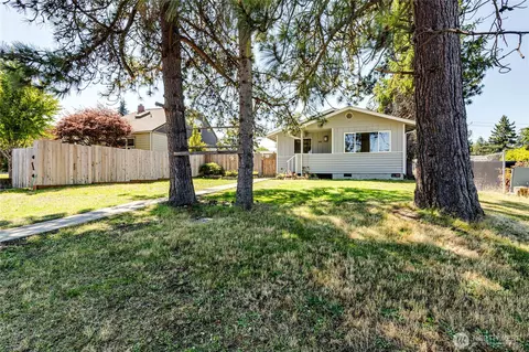 1232 W 9th St, Port Angeles, WA 98363
