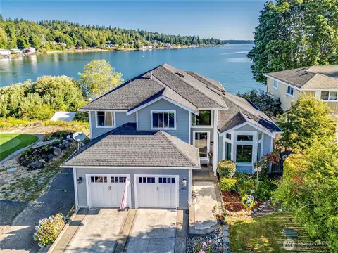 8117 SE Bay St, Port Orchard, WA 98366