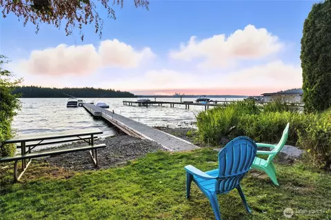 5047 84th Ave SE, Mercer Island, WA 98040