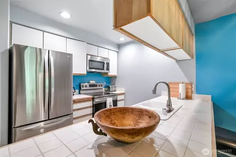 Kitchen - 9727 18th Ave W #B202, Everett, WA 98204 photo 1 of 2