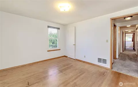 Bedroom - 16632 35th Ave S, Seatac, WA 98188 photo 3 of 4