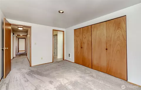 Bedroom - 16632 35th Ave S, Seatac, WA 98188 photo 2 of 4