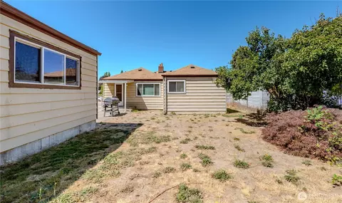 Exterior - 16632 35th Ave S, Seatac, WA 98188 photo 4 of 4