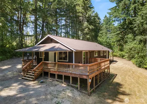 3007 Creviston Rd SW, Lakebay, WA 98349