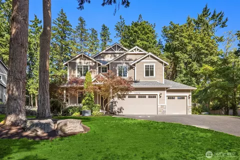 10674 N Madison Ave NE, Bainbridge Island, WA 98110