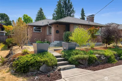 7716 38th Ave SW, Seattle, WA 98126