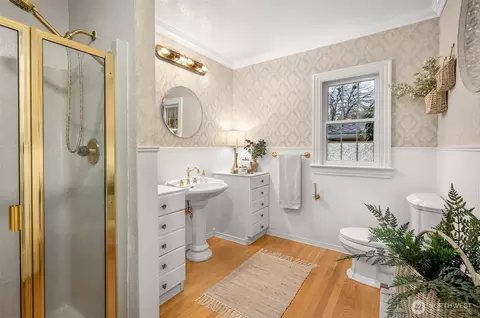 Bath - 3621 Shore Ave, Everett, WA 98203 photo 1 of 3