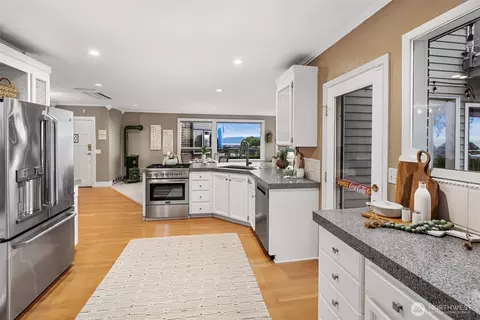 Kitchen - 3621 Shore Ave, Everett, WA 98203 photo 1 of 3