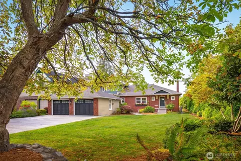 Exterior - 3621 Shore Ave, Everett, WA 98203 photo 12 of 13