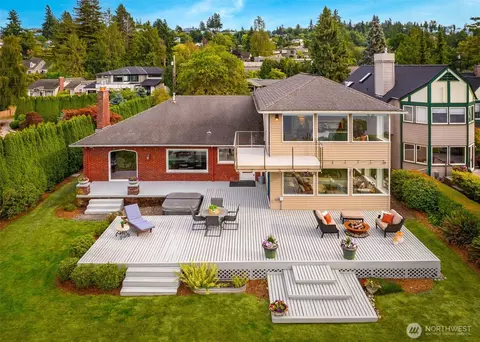 Exterior - 3621 Shore Ave, Everett, WA 98203 photo 5 of 13