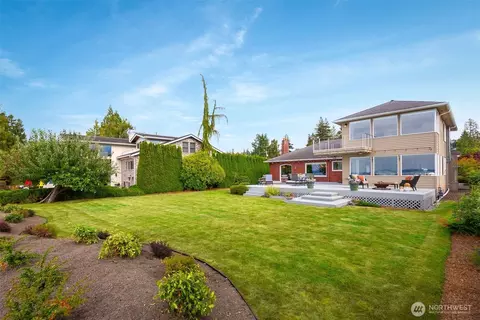 Exterior - 3621 Shore Ave, Everett, WA 98203 photo 7 of 13