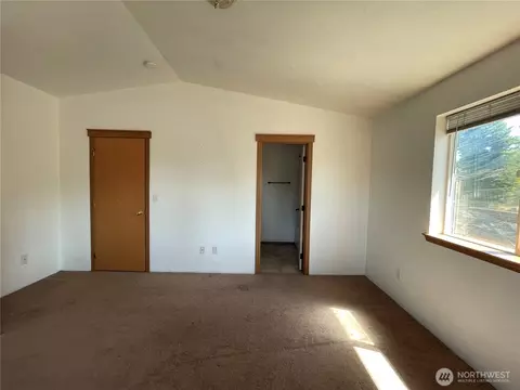 Bedroom - 911 SW Front St, Winlock, WA 98596 photo 2 of 6