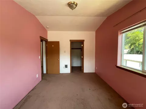 Bedroom - 911 SW Front St, Winlock, WA 98596 photo 5 of 6