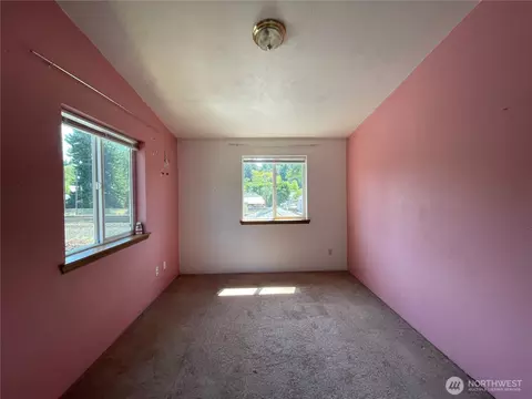 Bedroom - 911 SW Front St, Winlock, WA 98596 photo 6 of 6