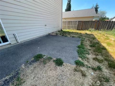 Exterior - 911 SW Front St, Winlock, WA 98596 photo 4 of 5