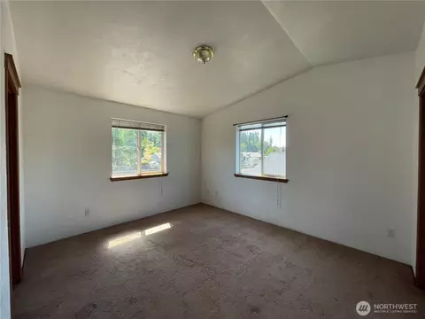 Bedroom - 911 SW Front St, Winlock, WA 98596 photo 1 of 6