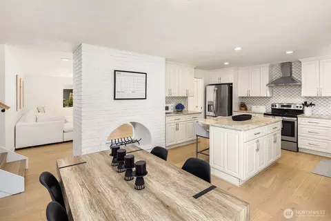 Kitchen - 15406 119th Ave NE, Bothell, WA 98011 photo 5 of 5