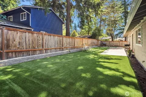 Exterior - 15406 119th Ave NE, Bothell, WA 98011 photo 3 of 9