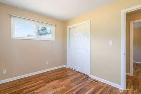 Bedroom - 3338 Pine St, Longview, WA 98632 photo 4 of 4