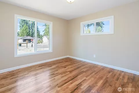 Bedroom - 3338 Pine St, Longview, WA 98632 photo 1 of 4