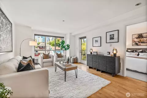 412 11th Ave #503, Seattle, WA 98122