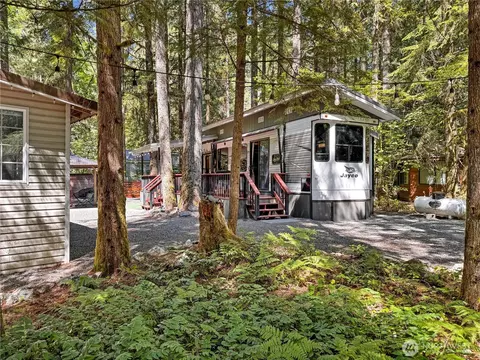 205 6 Chanterelle Dr, Deming, WA 98244